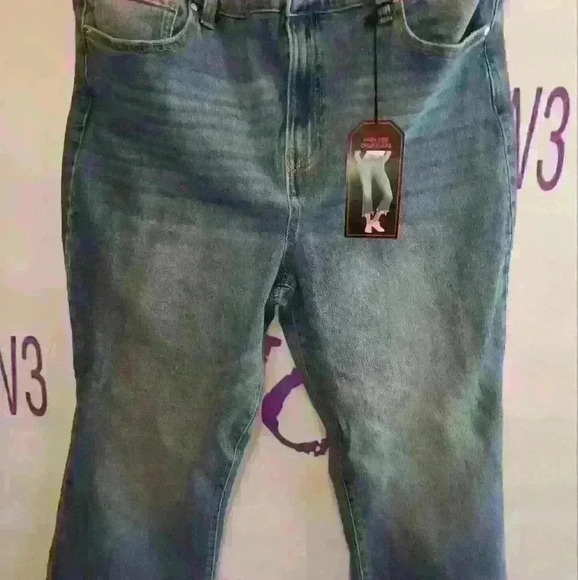 No boundaries high rise crop flare jeans.jrs.new with tags - Picture 2 of 7